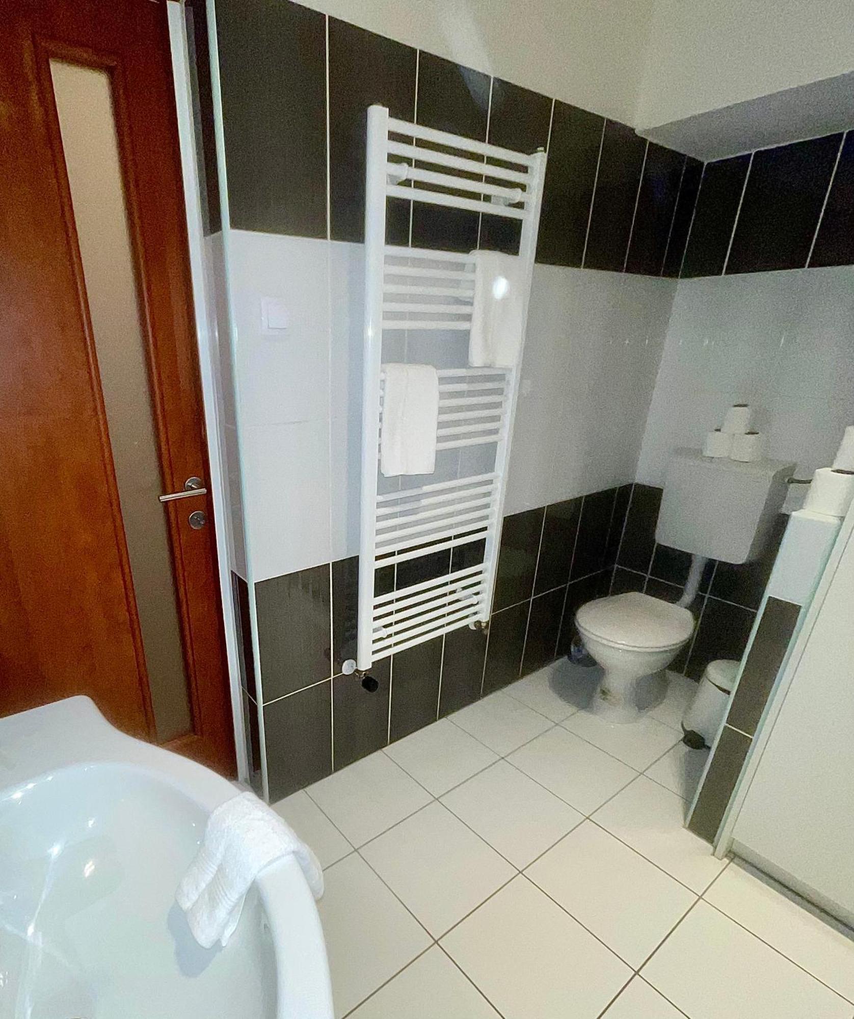 Vivien Apartment ブダペスト エクステリア 写真